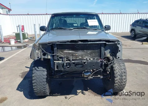 2001 Jeep Cherokee Sport z USA, uszkodzony, nr VIN 1J4FF48SX1L587517